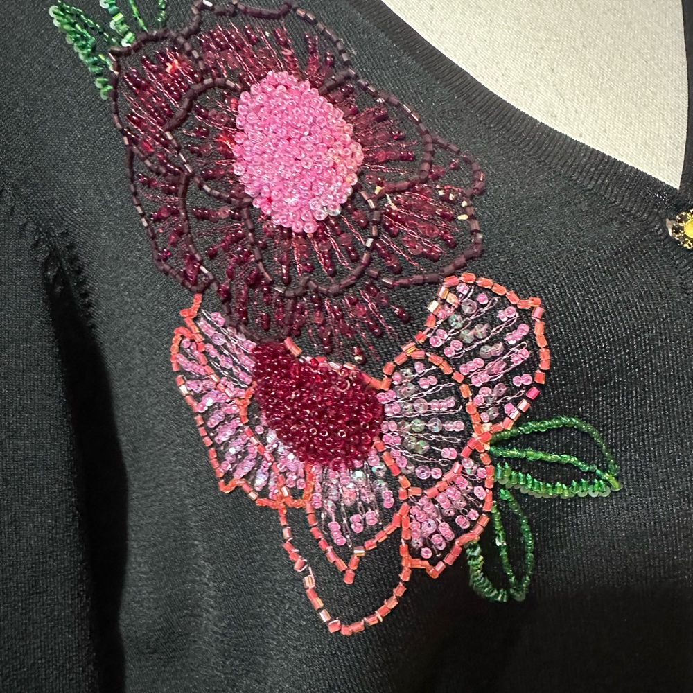 Floral beaded V back and V front cardigan. - Picture 2 of 5
